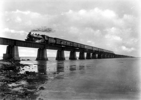 Нью-Йорк был соединен железной дорогой с городами северной Флориды