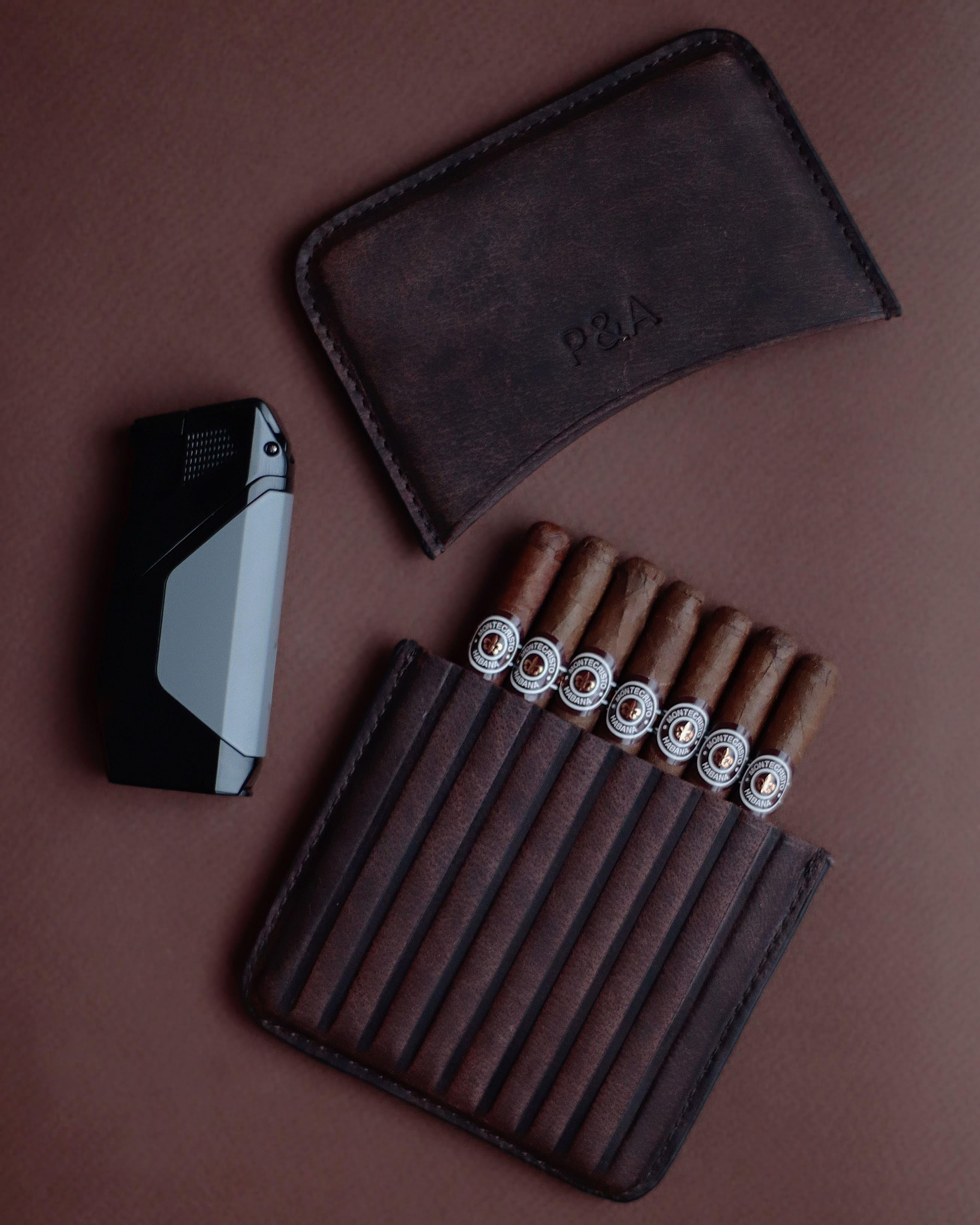 Сигары Сигара Montecristo Joyitas, сигарный чехол P&A, сигарная зажигалка Honest