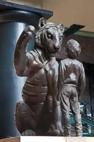 Статуя Тигра мистера Джамрача