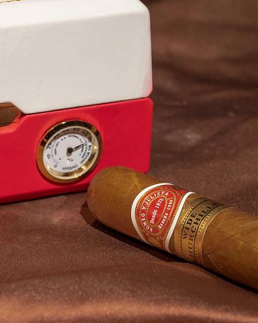 Romeo y Julieta Wide Churchill Travel Humidor