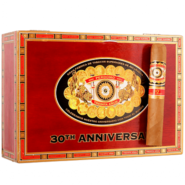 Perdomo 30th Anniversary Box-Pressed Gordo Connecticut